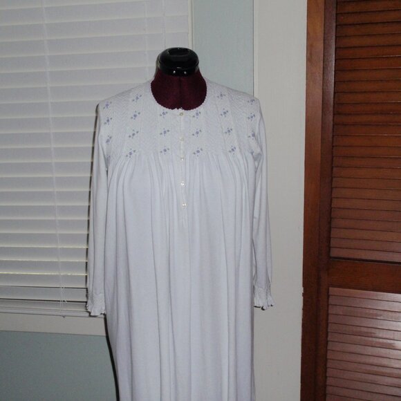 Cuddledown Pima Cotton Embroidered Smocked Long Sleeve Sleep Gown Sz S - Picture 1 of 15